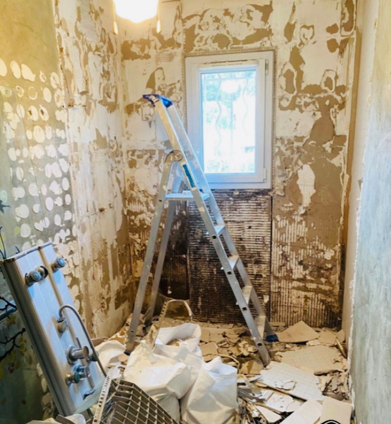 Avant — Salle de bain aux carreaux de ciment