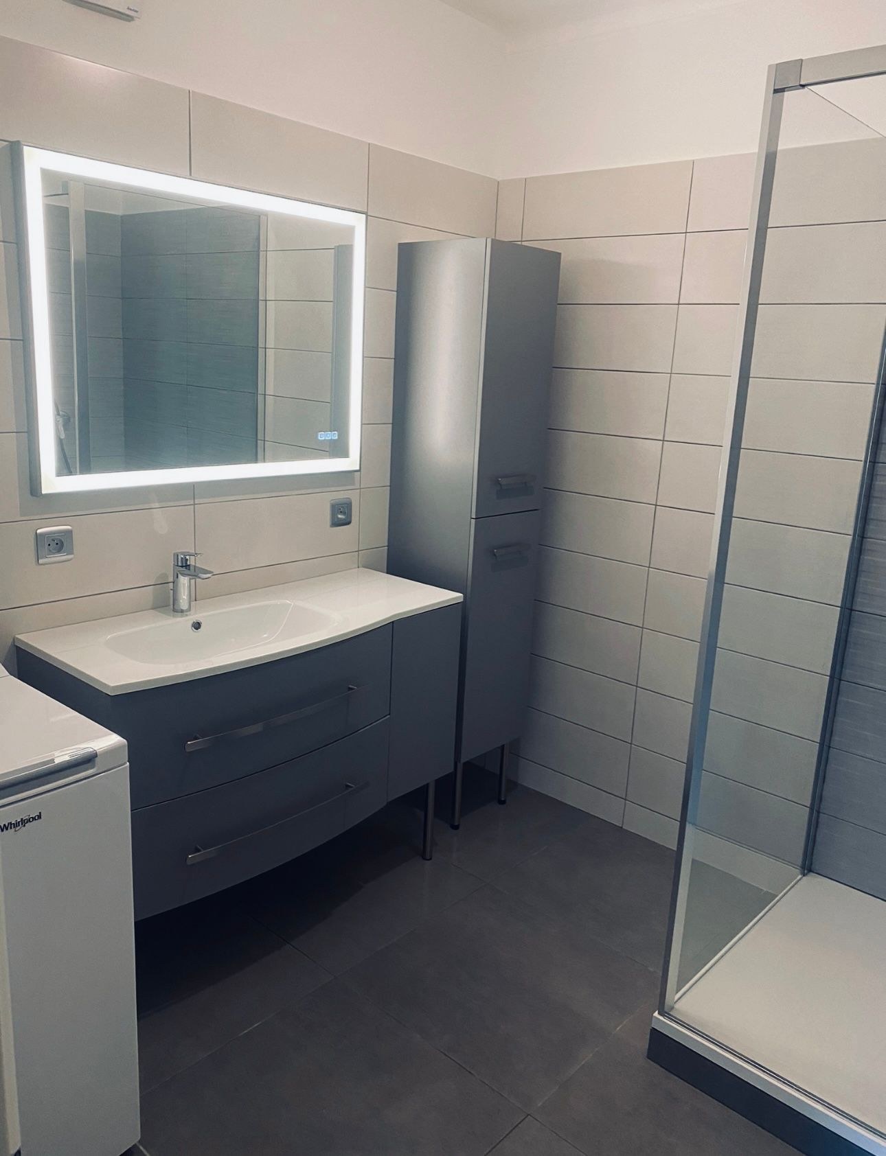 Après — Salle de bain lumineuse